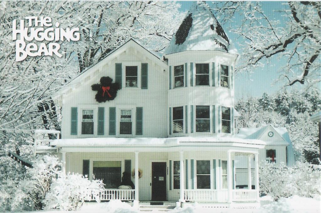 Hugging Bear Inn Bellows Falls Bagian luar foto
